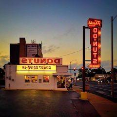 donuts-drive-in